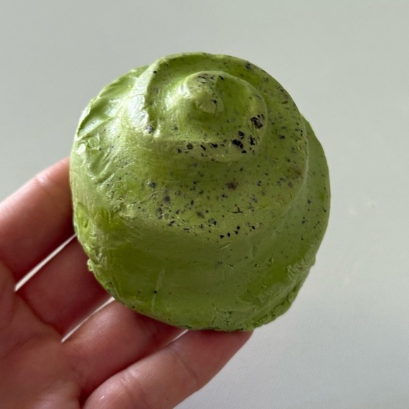 Lush Exclusive Kitchen Noubar Soap - Picture 6 of 9